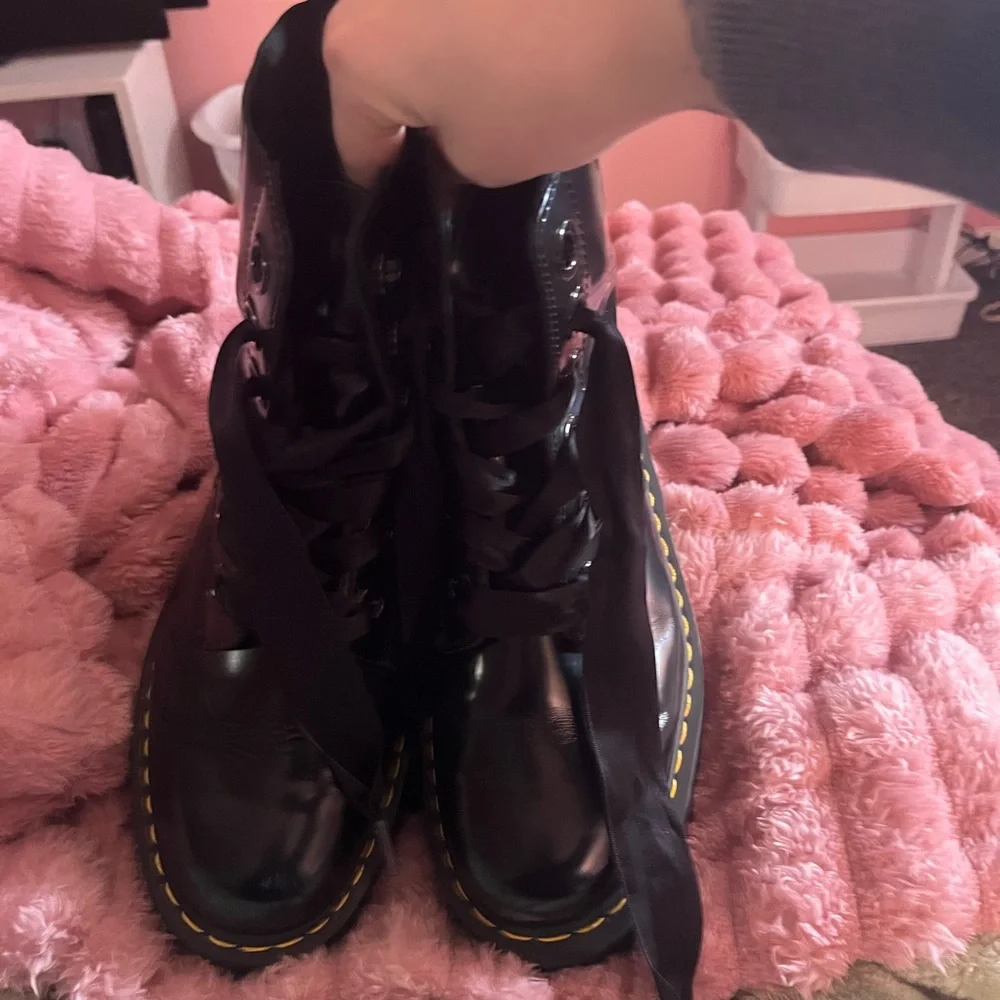 Dr. Marten Boots Style “Molly” - Picture 3 of 6